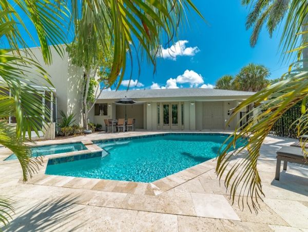 Anna aria Island Luxury Accommodation All the Way