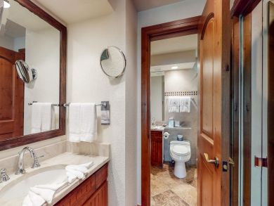 Great Skier's Condo with Shared Pool & Spa Walk to Lifts Great Skier's Condo with Shared Pool & Spa Walk to Lifts