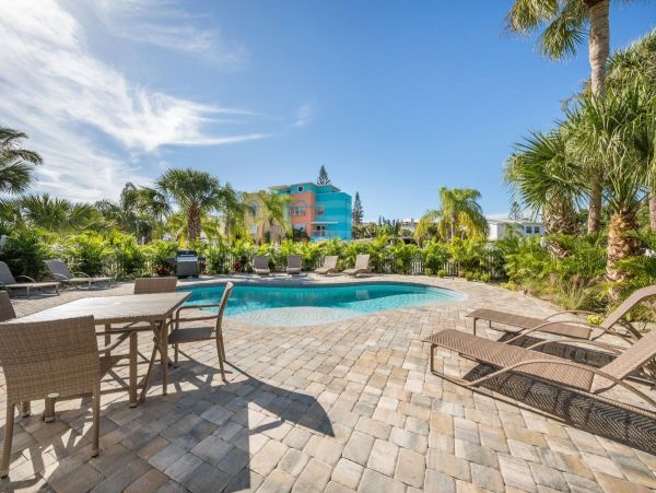 Three Bedroom Cottage Just Steps to Siesta Key Beach