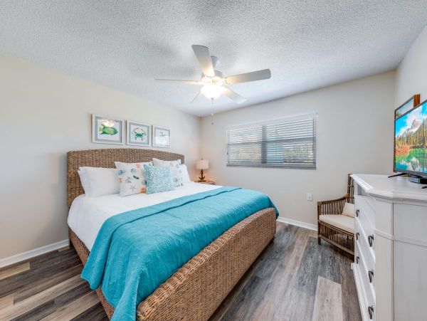 Three Bedroom Cottage Just Steps to Siesta Key Beach