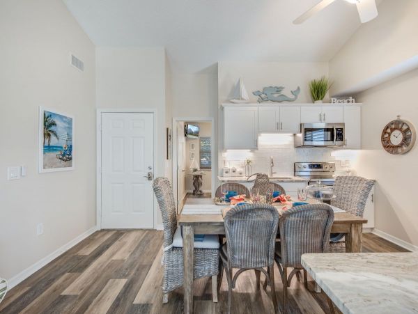 A New Siesta Key House Rental Stroll to Beach