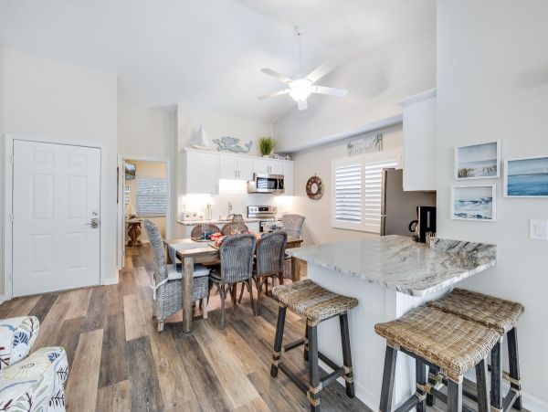 A New Siesta Key House Rental Stroll to Beach