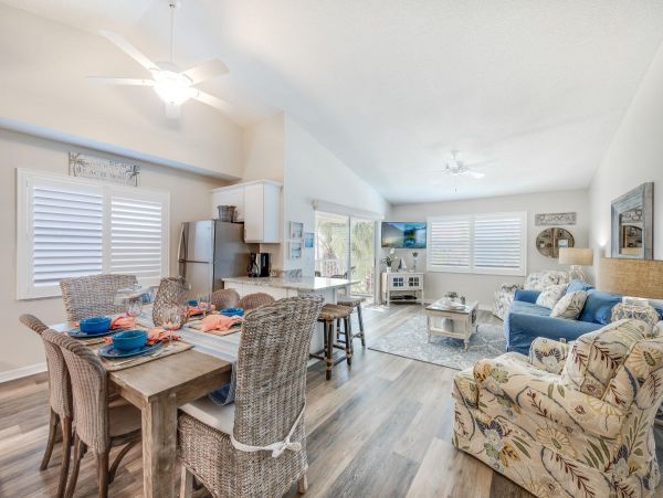 A New Siesta Key House Rental Stroll to Beach