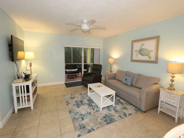 Longboat Key 2 Bedroom Condo Walk To Beach Sleeps 6 Guests