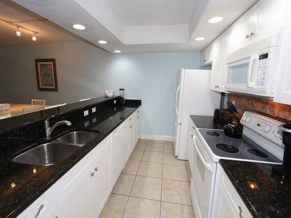 Longboat Key 2 Bedroom Condo Walk To Beach Sleeps 6 Guests