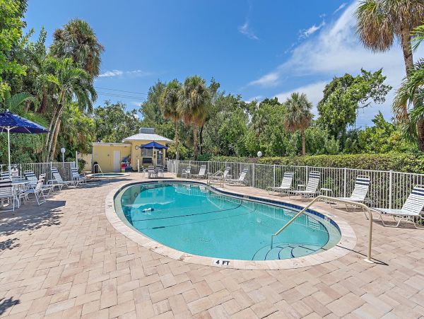 Longboat Key Vacation Rental - Florida Gulf Coast Condo with Pool & Beach Access