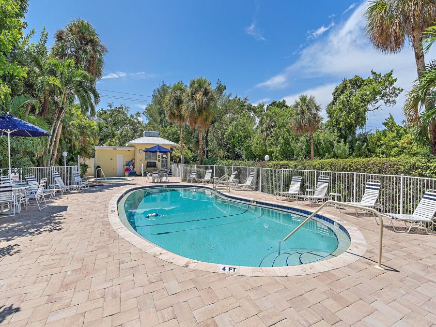 Longboat Key Vacation Rental - Florida Gulf Coast Condo with Pool & Beach Access