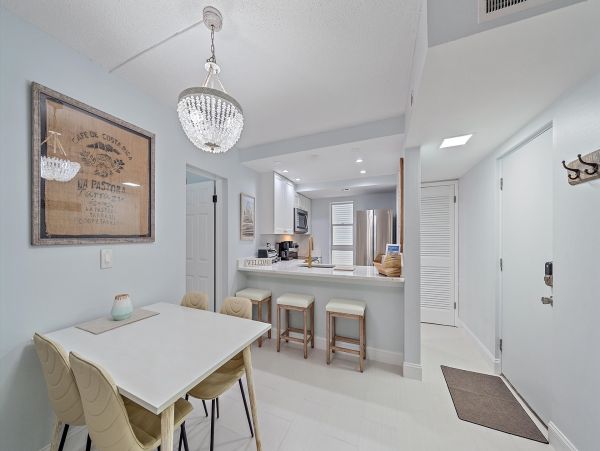 Longboat Key Vacation Rental - Florida Gulf Coast Condo with Pool & Beach Access
