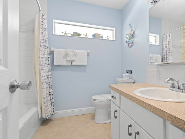 Bay to Beach Resort on Longboat Key Right Across from  the Beach!