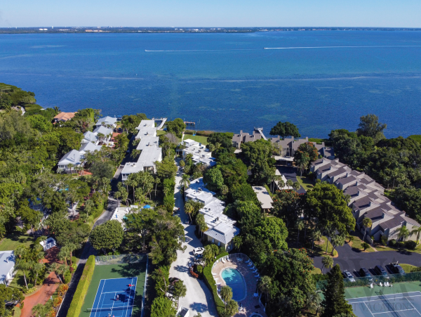 Bay to Beach Resort on Longboat Key Right Across from  the Beach!