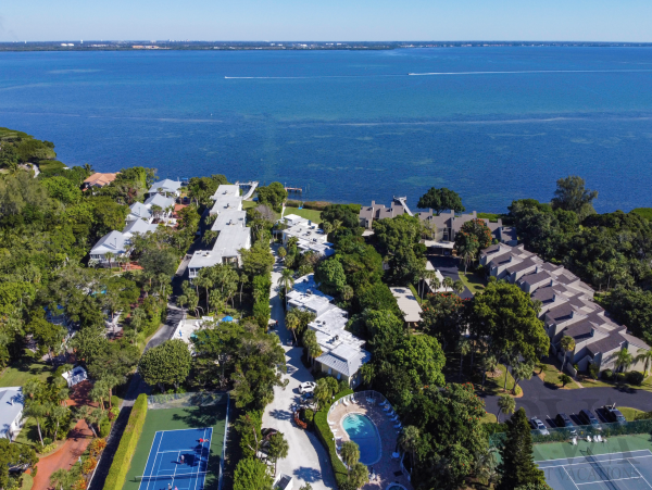 Bay to Beach Resort on Longboat Key Right Across from  the Beach!