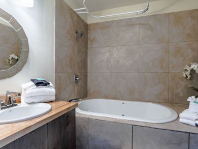 Stunning Views with the Whole Family on the Beach, Sleeps 40
