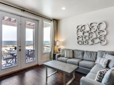 Stunning Views with the Whole Family on the Beach, Sleeps 40