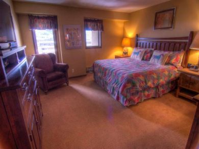 Avon Four Bedroom Rental - Walk to Gondola - Sleeps 12 Guest