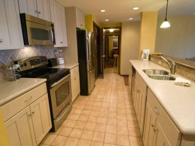 Avon Four Bedroom Rental - Walk to Gondola - Sleeps 12 Guest