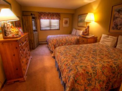 Avon Four Bedroom Rental - Walk to Gondola - Sleeps 12 Guest
