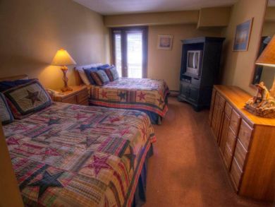 Avon Four Bedroom Rental - Walk to Gondola - Sleeps 12 Guest