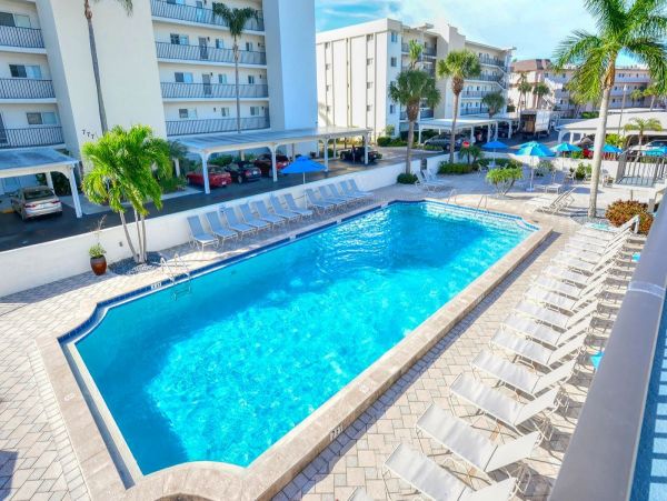 One of the Most Popular Beach Communities in Siesta Key