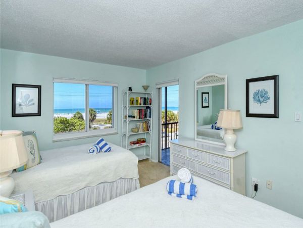 One of the Most Popular Beach Communities in Siesta Key