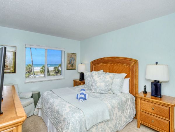 One of the Most Popular Beach Communities in Siesta Key