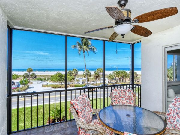 One of the Most Popular Beach Communities in Siesta Key