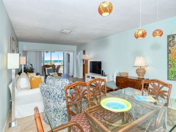 One of the Most Popular Beach Communities in Siesta Key