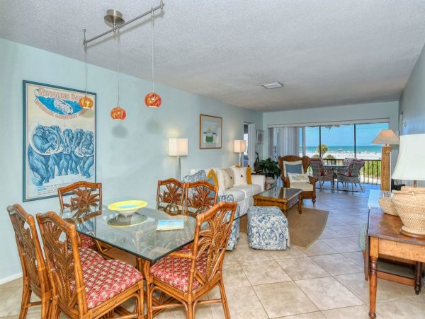 One of the Most Popular Beach Communities in Siesta Key