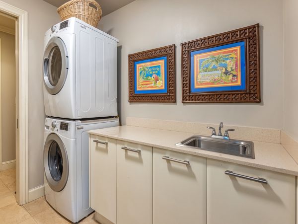 Maui Luxury Vacation Rental 3-Bedroom Villa with Private Lanai and Resort Pool