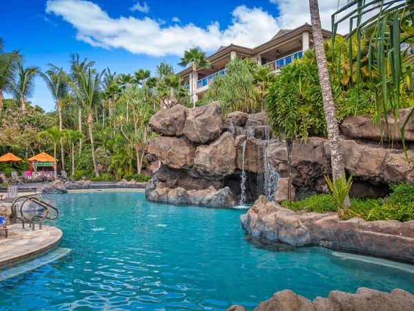 Maui Luxury Vacation Rental 3-Bedroom Villa with Private Lanai and Resort Pool
