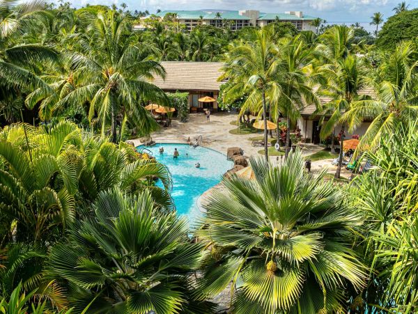 Maui Luxury Vacation Rental 3-Bedroom Villa with Private Lanai and Resort Pool