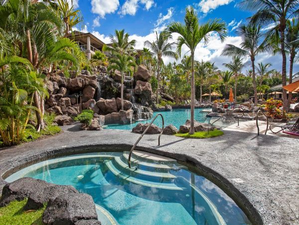 Maui Luxury Vacation Rental 3-Bedroom Villa with Private Lanai and Resort Pool