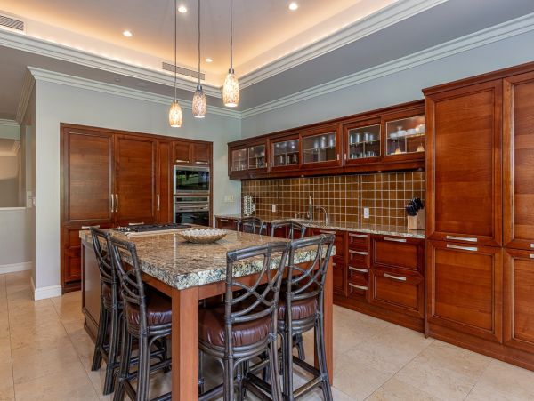 Maui Luxury Vacation Rental 3-Bedroom Villa with Private Lanai and Resort Pool