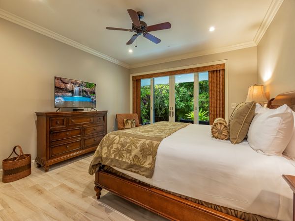 Maui Luxury Vacation Rental 3-Bedroom Villa with Private Lanai and Resort Pool