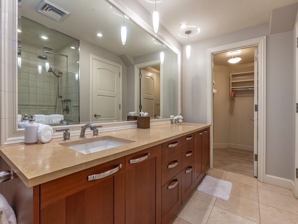 Maui Luxury Vacation Rental 3-Bedroom Villa with Private Lanai and Resort Pool
