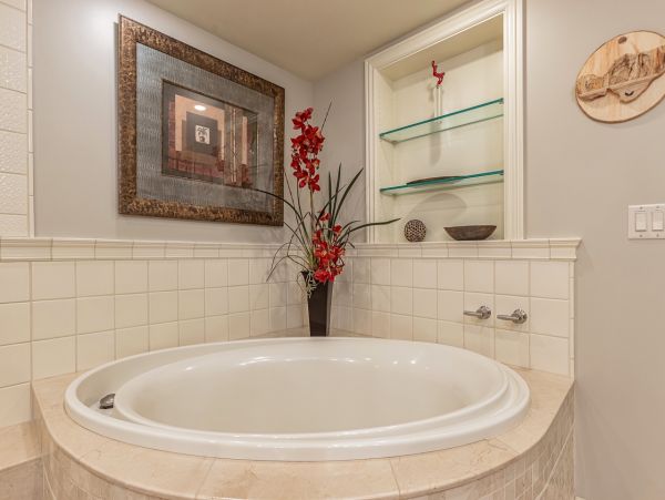 Maui Luxury Vacation Rental 3-Bedroom Villa with Private Lanai and Resort Pool