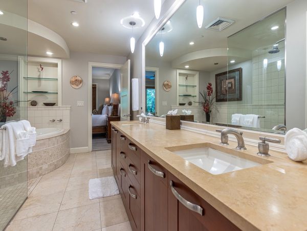 Maui Luxury Vacation Rental 3-Bedroom Villa with Private Lanai and Resort Pool