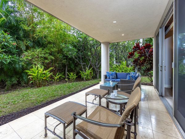 Maui Luxury Vacation Rental 3-Bedroom Villa with Private Lanai and Resort Pool