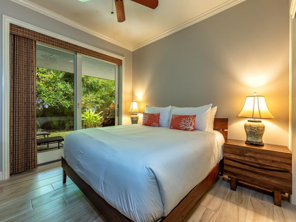 Maui Luxury Vacation Rental 3-Bedroom Villa with Private Lanai and Resort Pool