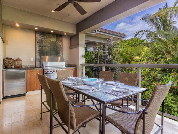Maui Luxury Vacation Rental 3-Bedroom Villa with Private Lanai and Resort Pool