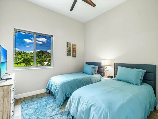 Cape Coral Rental Home Sleeps 10 Guests -  Call to Reserve