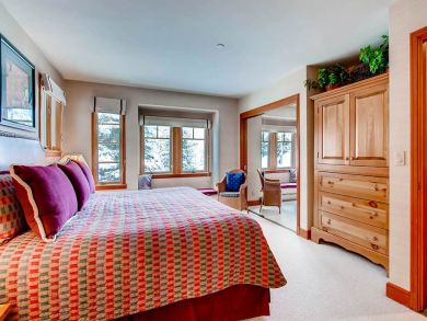 Beaver Creek Vacation Accommodation Ski Out