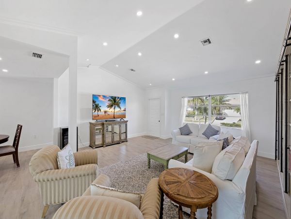 Marco Island Rental Luxury and Fantastic Pool