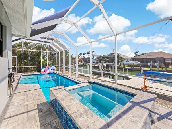 Marco Island Rental Luxury and Fantastic Pool