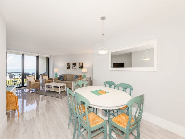 Two Bedroom Marco Island Vacation Condo with Gulf Views