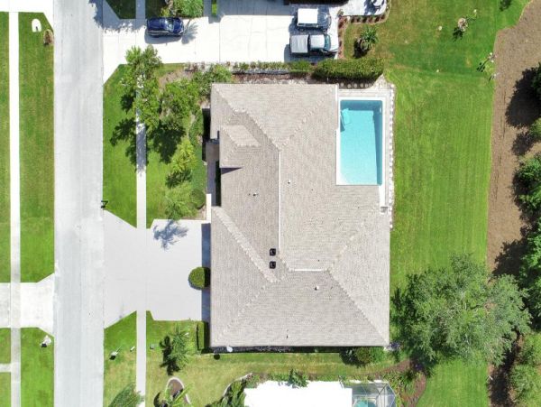 Marco Island Luxury Home with Five Bedrooms and Private Pool