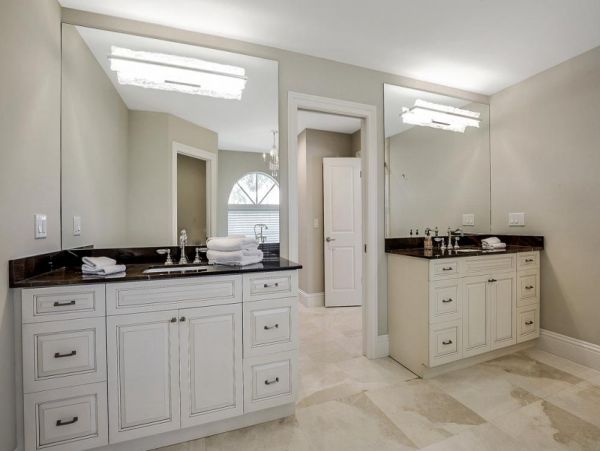 Marco Island Luxury Home with Five Bedrooms and Private Pool