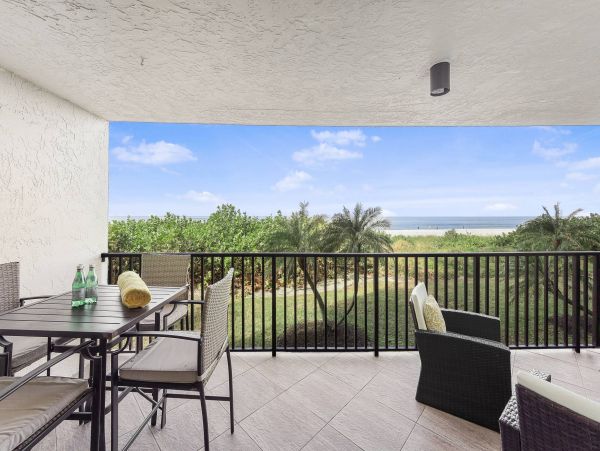 Oceanfront 3 Bedroom Condo with Pool & Beach Access on Marco Island