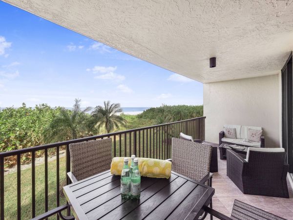 Oceanfront 3 Bedroom Condo with Pool & Beach Access on Marco Island