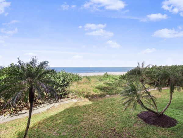 Oceanfront 3 Bedroom Condo with Pool & Beach Access on Marco Island