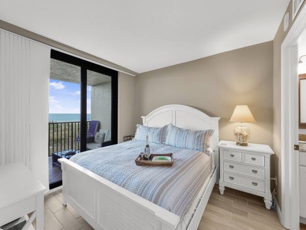 Oceanfront 3 Bedroom Condo with Pool & Beach Access on Marco Island